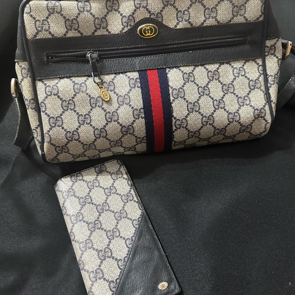 Authentic Gucci Vintage Purse w/ Coordinating Wallet